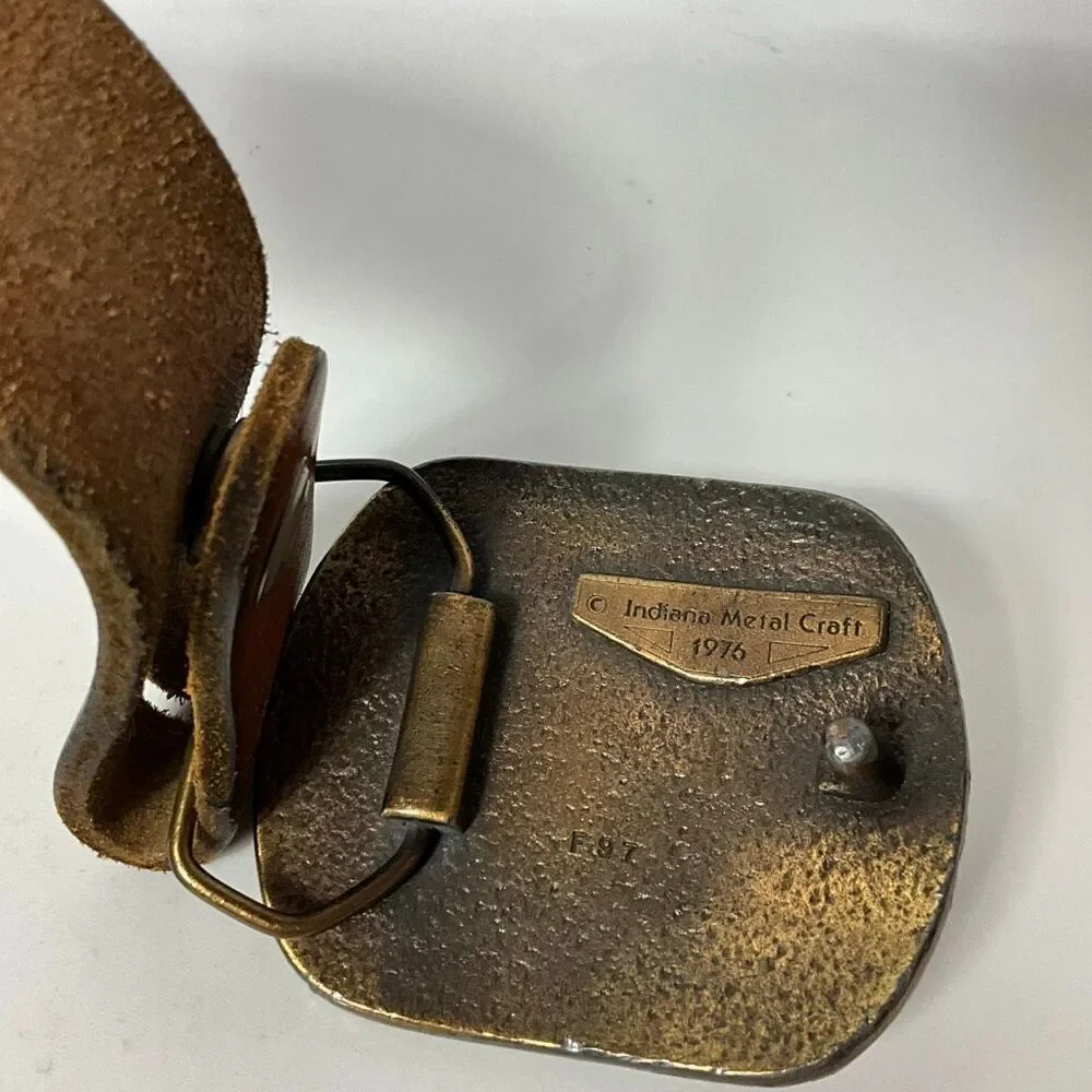 VINTAGE 1976 INDIANA METAL CRAFT Bear Belt Buckle With Embossed Leather Belt